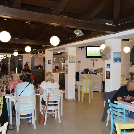 호텔 델핀 자다르