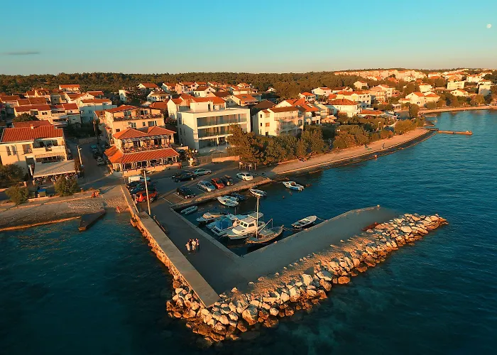 Delfin Hotel 3*