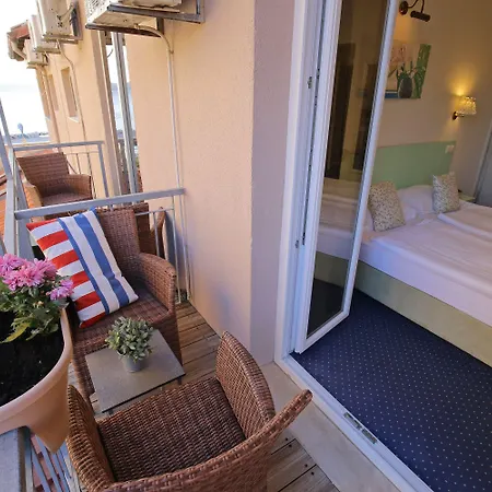 Delfin 3* Ζαντάρ