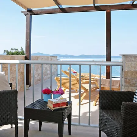 Delfin 3* Ζαντάρ